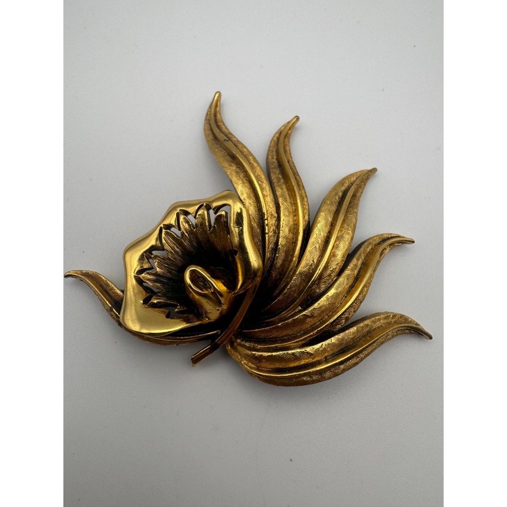 Vintage Tortolani Flower Brooch Gold Tone Sculptural Layered Leaf Lily READ